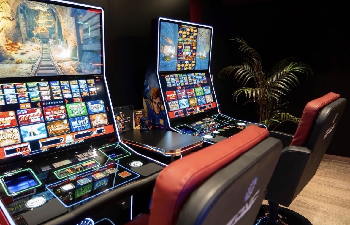 Geldspielgeräte in einer Spielstätte